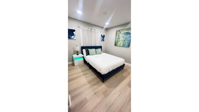 Building Photo - 321 W Park Ave