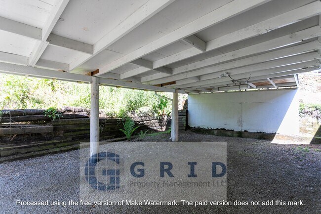 Building Photo - Charming 2 Bedroom Bungalow Available in NE Portland!