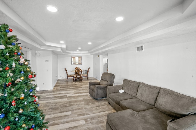 Building Photo - 571 Tilling Way