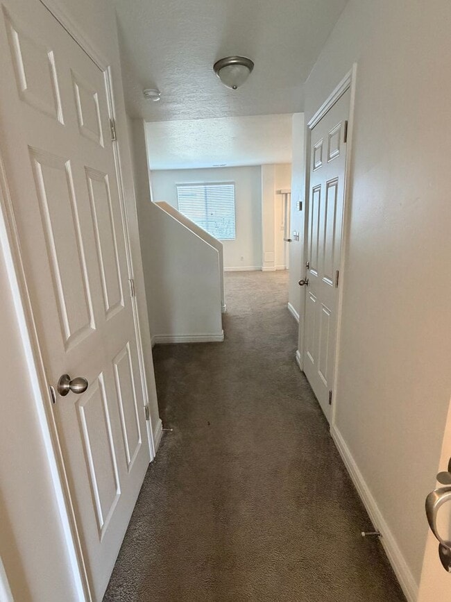 Building Photo - PAY NOTHING UNTIL AUGUST 1ST- 3 Bed, 2.5 Bath Townhome in Pleasant Grove