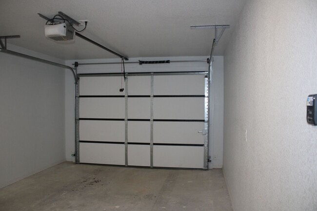 Building Photo - COX-NORTHRIDGE DR-1