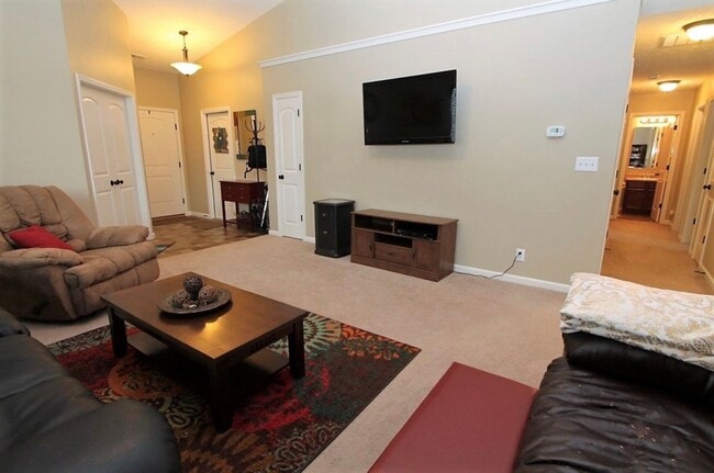 Building Photo - 3 Bed, 2 Bath + Office/Den with Fenced Yard in Lafayette