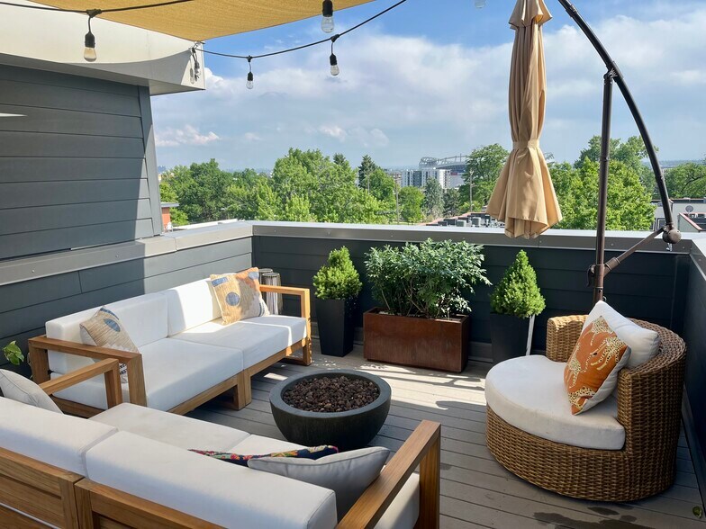 Building Photo - 2345 Decatur St