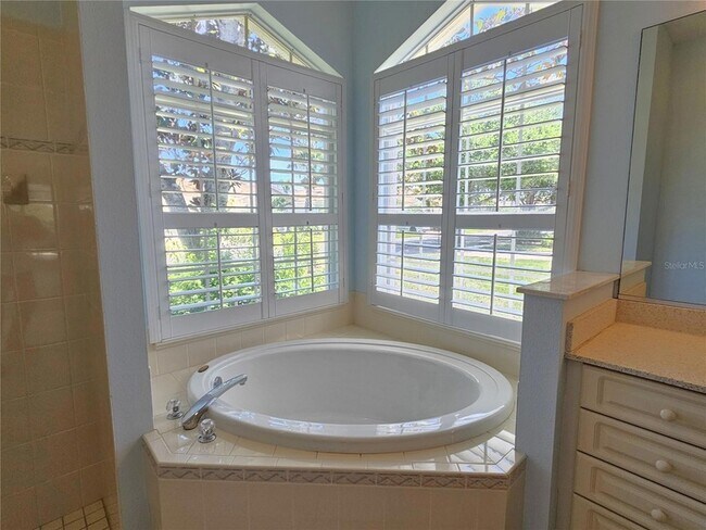 Building Photo - 330 Rio Terra