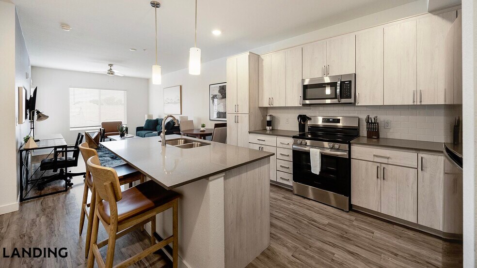 Building Photo - 1760 S Crismon Rd