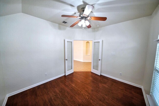 Building Photo - Stunning  Home in the Highly Sought-After ...