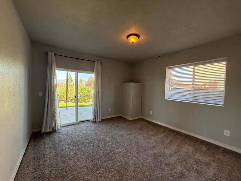 Building Photo - 15834 Kansas Pacific Ct