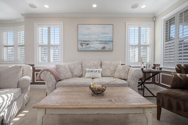 Building Photo - 7611 Ventnor Ave