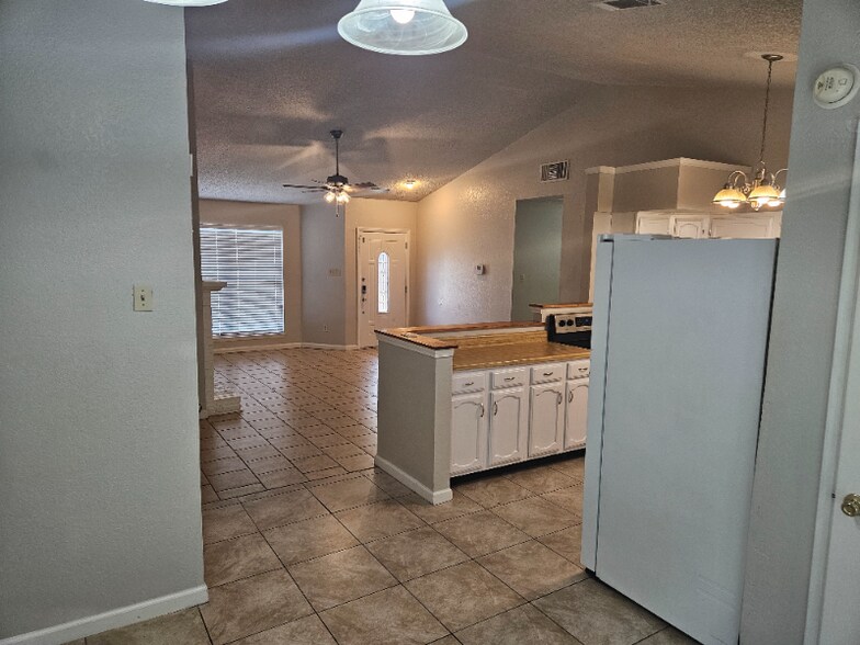 Building Photo - 1608 Bobby Lee Dr