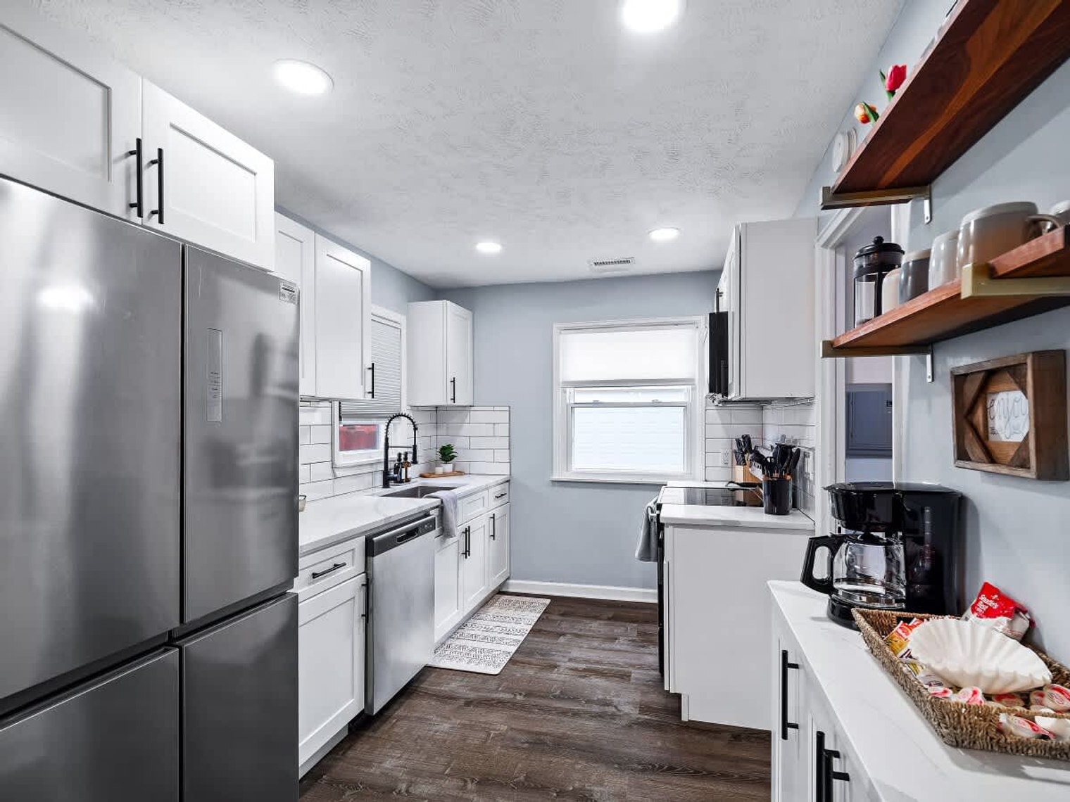 Building Photo - 6771 Greenleaf Ave