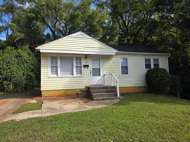 Primary Photo - 1813 E. Third Street