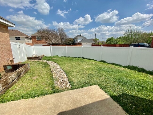 Building Photo - 8004 Case Dr