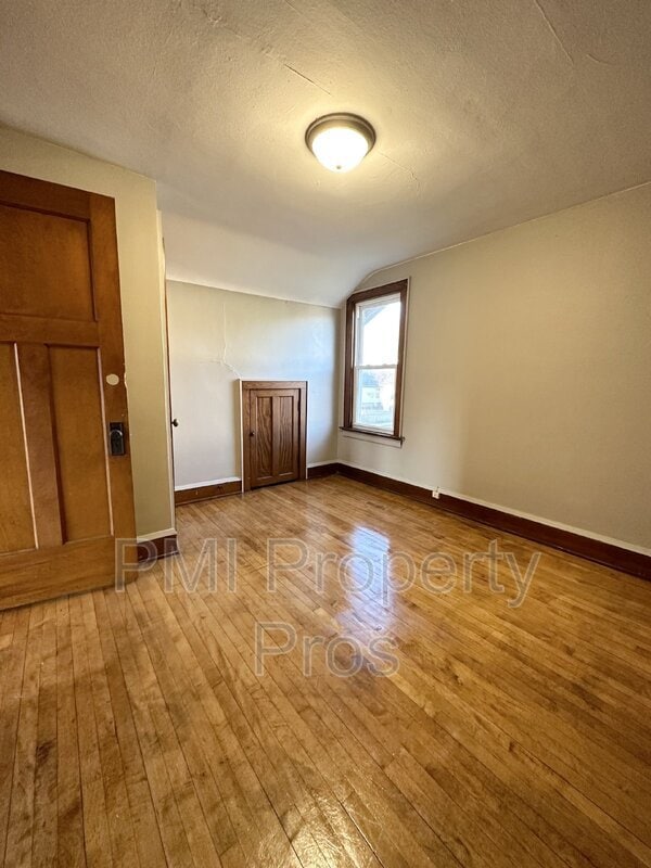Building Photo - 2710 W Melvina St