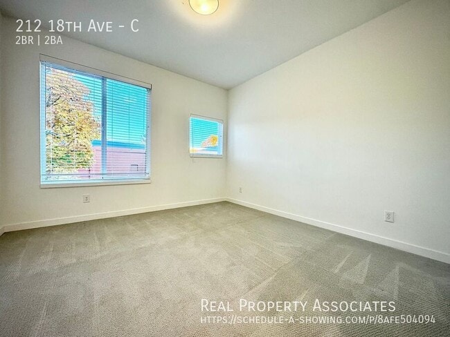 Building Photo - 212 18th Ave