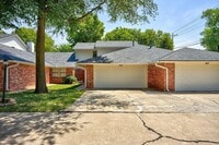 Building Photo - Beautiful Two-Story 3bed/3bath Townhome Available in Westside Norman!!