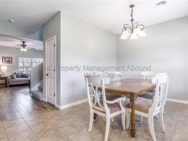 Building Photo - 14837 S Toledo Pl