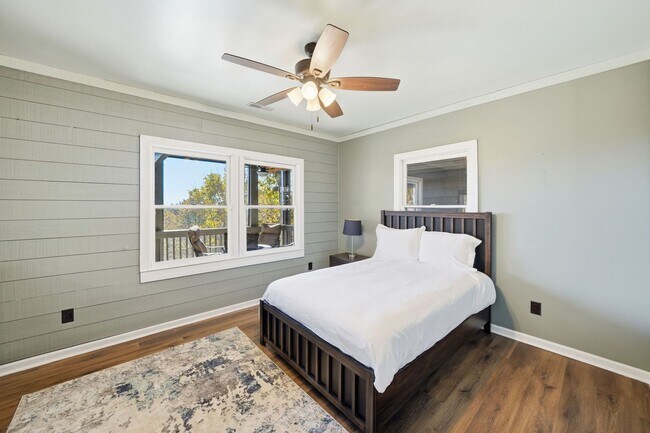 Building Photo - FULLY FURNISHED! Magnificent Panoramic Views!!