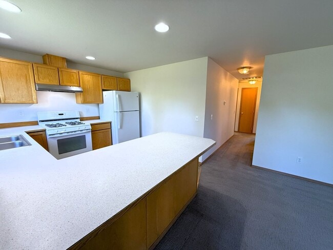 Building Photo - BONUS RENT SPECIAL! 3 Bed on Cul-de-sac wi...