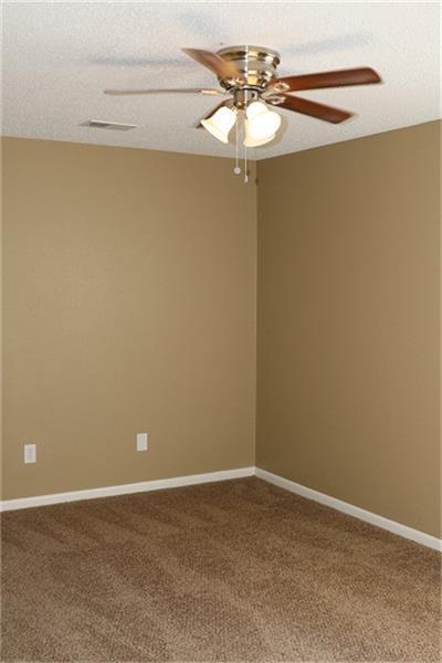 Building Photo - 19434 Glenway Falls Dr