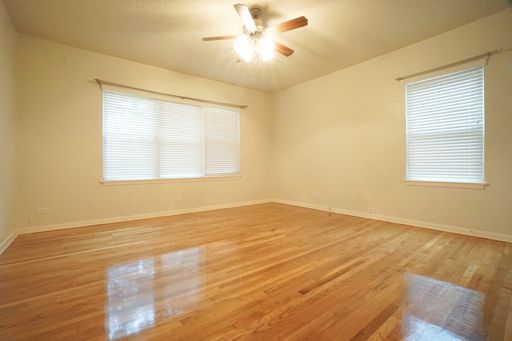 Building Photo - Bel Meade Beauty with Heated Pool and Hot-tub