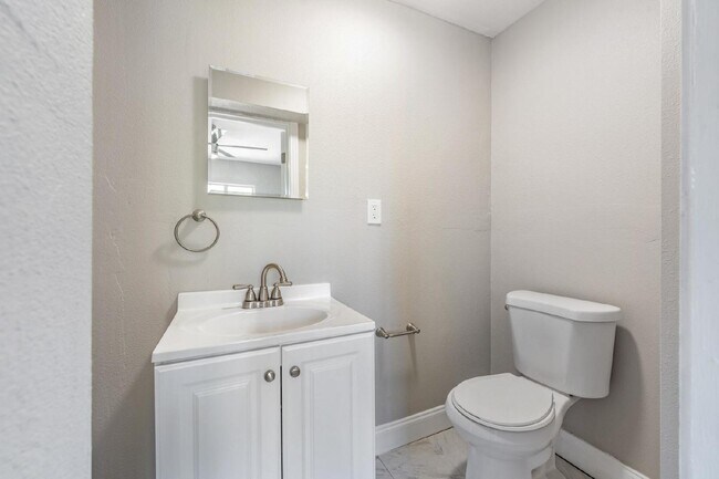 Building Photo - 29 Westwood Terrace N