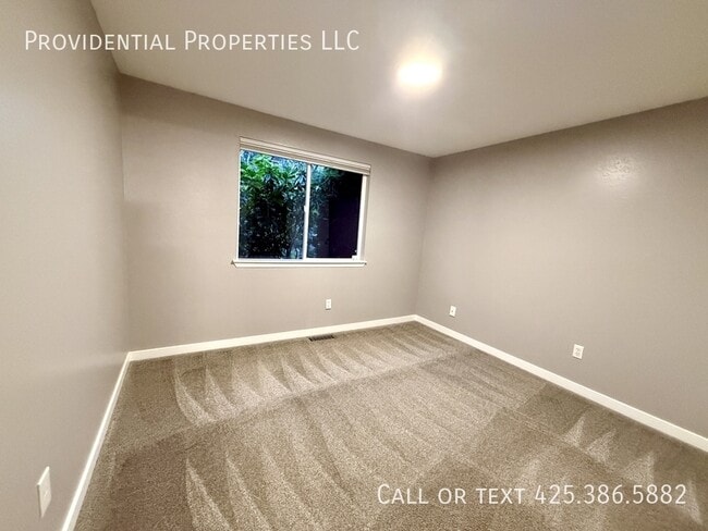 Building Photo - 11120 127th Pl NE