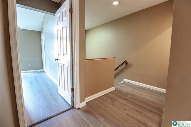 Building Photo - 109 Freedom Ct
