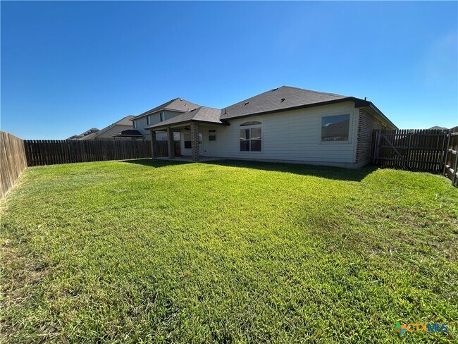 Building Photo - 311 Paddock Ln