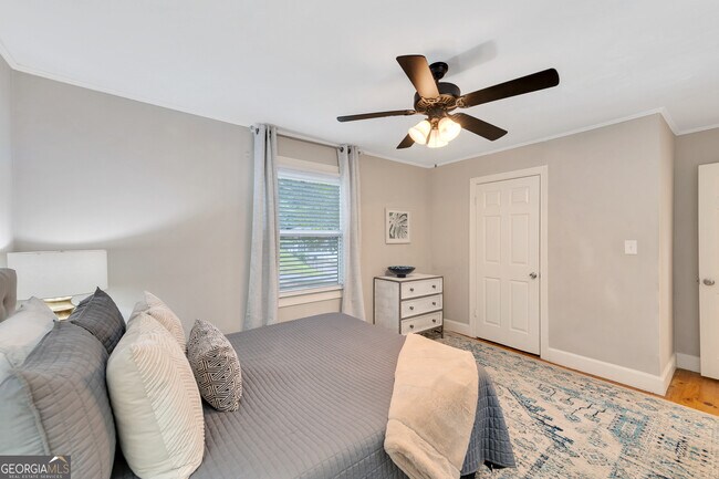 Building Photo - 192 Woods Dr NE