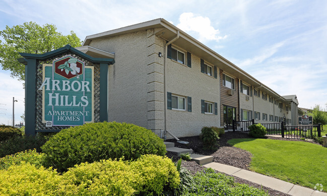 Building Photo - Arbor Hills