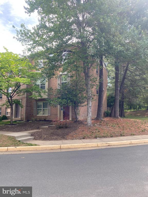 Building Photo - 5623 Gresham Ln