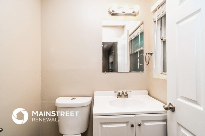 Building Photo - 2002 Constant Dr