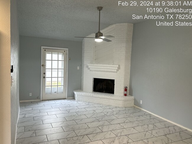 Building Photo - Comfort and Convenience Awaits YOU!