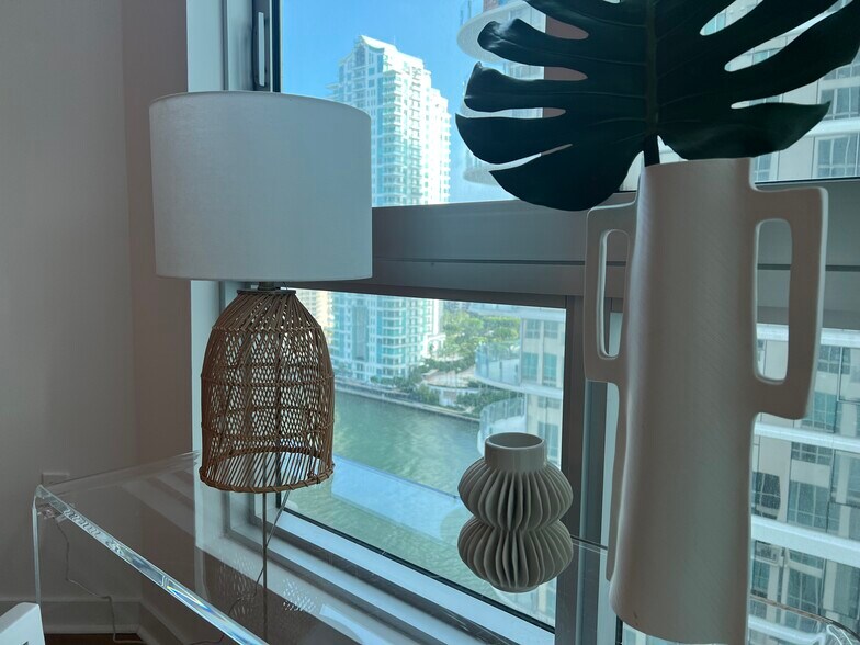 Building Photo - 300 S Biscayne Blvd