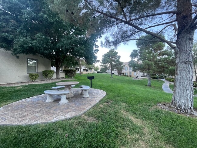 Building Photo - COMING SOON!! CUTE 3 BD/2BA CONDO LOCATED ...