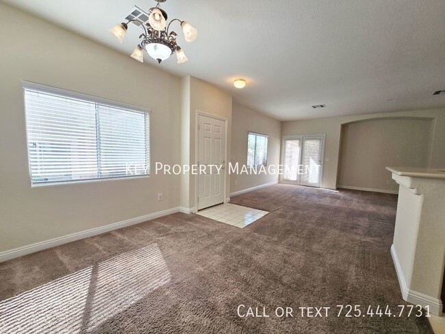 Building Photo - 3 BEDROOM TOWN-HOME IN NORTHWEST LAS VEGAS...