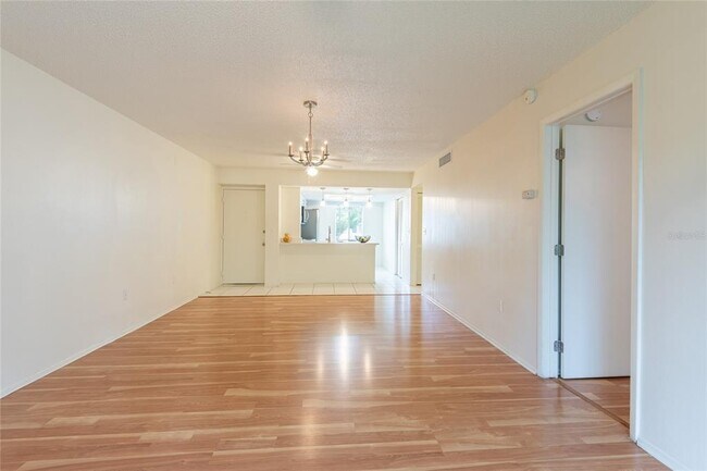 Building Photo - 210 Cypress Ct
