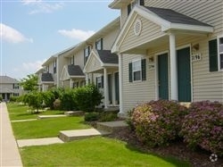 Building Photo - Pine Circle Townhomes