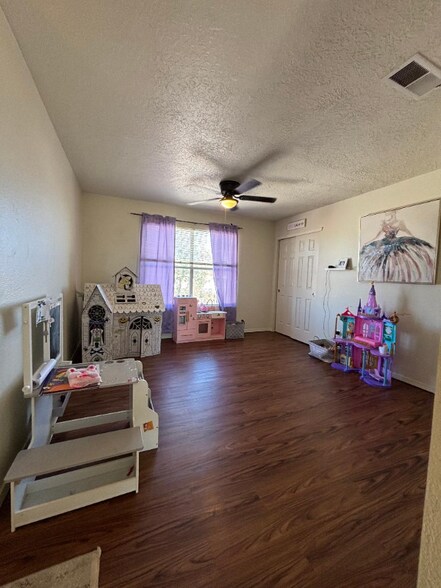 Building Photo - 1301 Parkway Dr NW