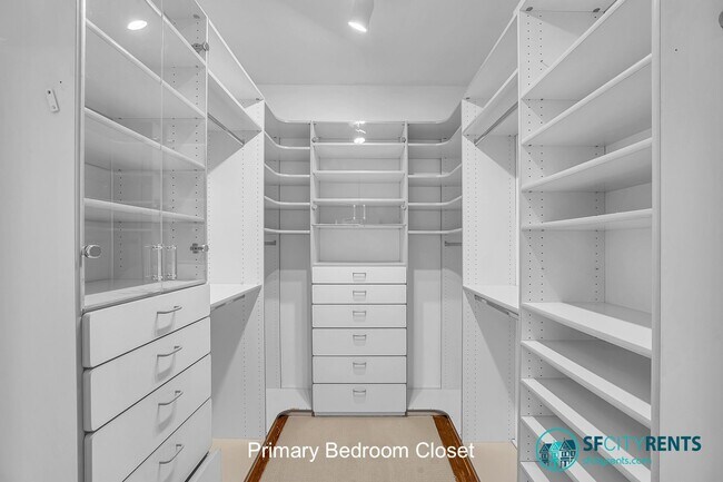 Building Photo - Sun-filled Presidio Heights Residence w/ Private Deck, Hot Tub & Garage Parking