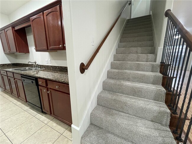 Building Photo - 2814 Vly W Ct