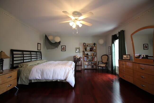 Building Photo - Spacious 3 Bedroom Home in Fort Walton Beach