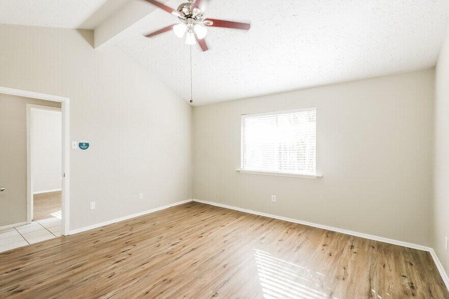 Building Photo - 7105 Haven Creek Dr