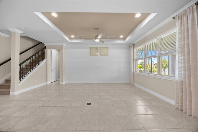 Building Photo - 2880 E Lake Pointe Dr