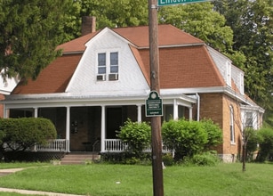 Building Photo - 398 Linden Walk