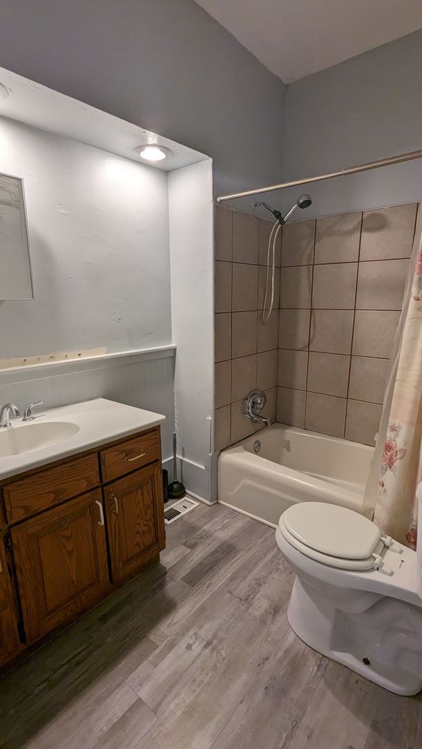 Building Photo - 2146 W 81st St