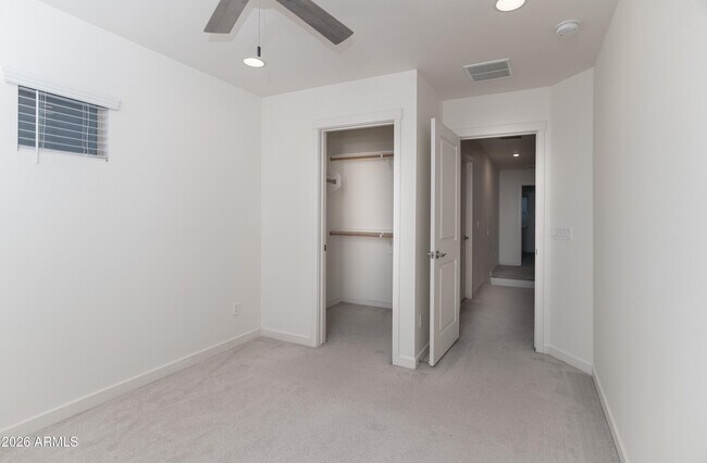 Building Photo - 6018 W Hartford Ct