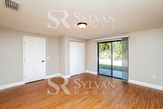 Building Photo - 8729 Sabal Way