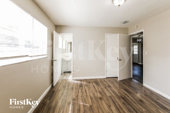 Building Photo - 2330 N 67th Ave