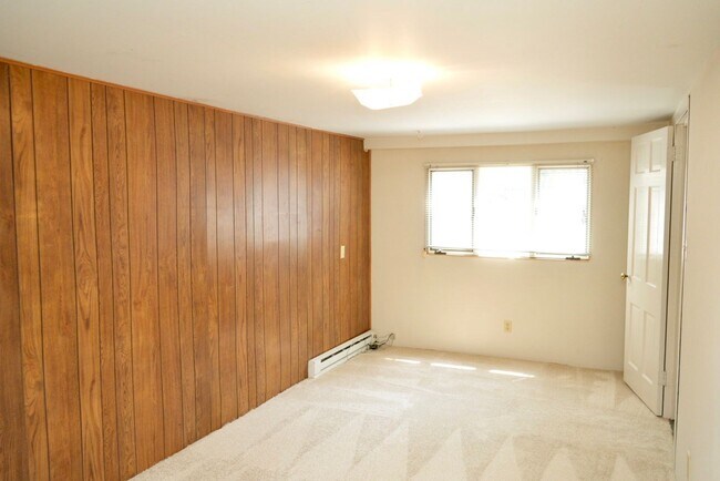 Building Photo - 109 Piedmont Ave N